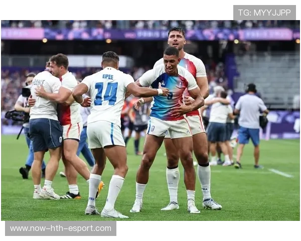 法国七人制橄榄球明星球员突破能力强劲，法国橄榄球运动员